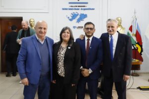 El titular del HCD, Nicolás Russo, junto al reelecto Defensor del Pueblo Facundo Mancebo, y los adjuntos Mónica Barraza y Mario Ledesma.